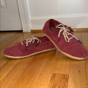 Toms Women's Red Lace-Up Sneakers